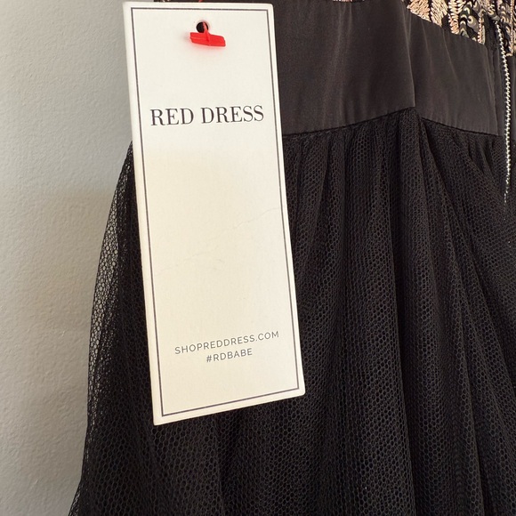 NEW Red Dress Elegant Black and Gold Evening Gown - Picture 11 of 16